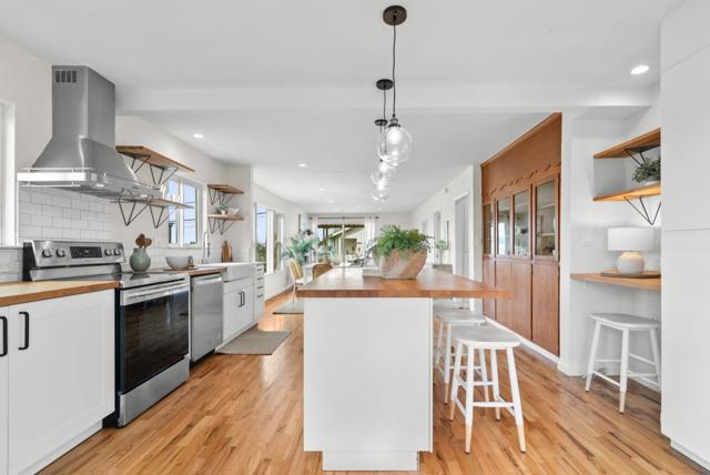 360 Tabor Drive, Scotts Valley CA: https://media.crmls.org/mediaz/9afb9ef6-bfc2-43d6-af21-8895b3551d1d.jpg