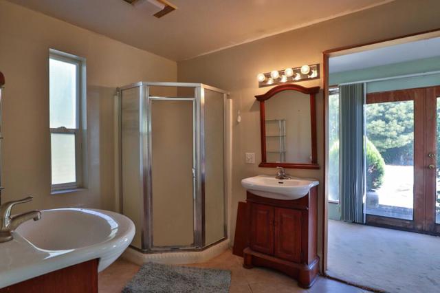 4980 Paradise Drive, Tiburon CA: https://media.crmls.org/mediaz/9afbeb0c-8468-4994-9486-183ccf2631f5.jpg