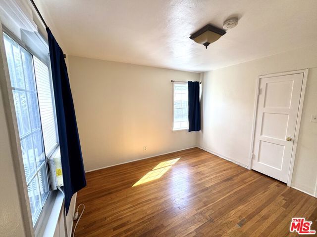 11928 Magnolia Boulevard, Valley Village CA: https://media.crmls.org/mediaz/9afce43b-d8dd-493e-836d-86631cd3da23.jpg