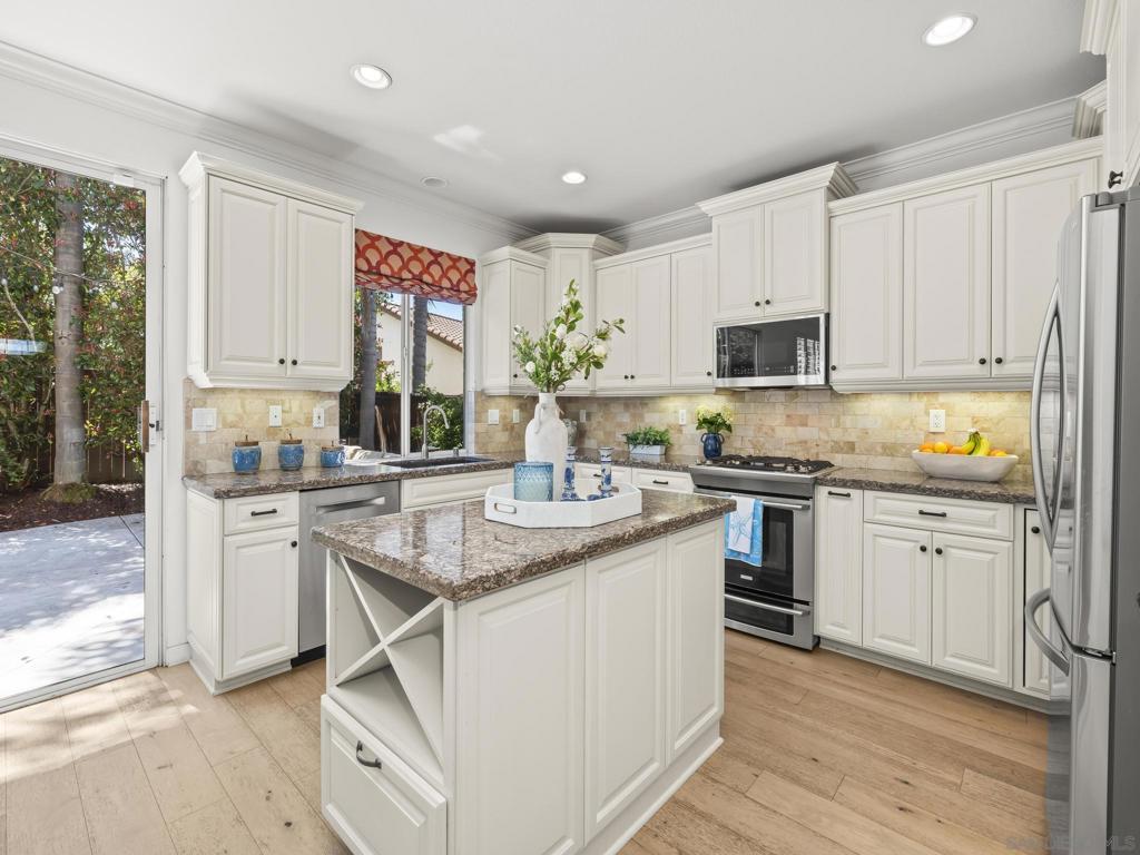 1423 Sapphire - photo 13