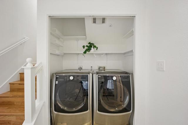 7 Moonlight Court, South San Francisco CA: https://media.crmls.org/mediaz/9afd0d8d-eb66-486c-b3ff-67d0a210ad71.jpg