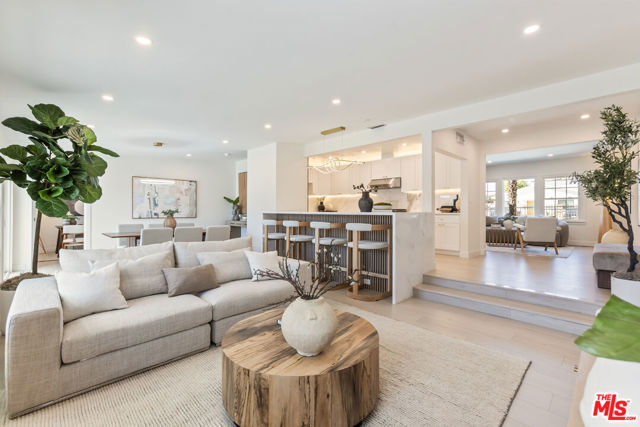 11344 Delano Street, North Hollywood CA: https://media.crmls.org/mediaz/9afd9a07-a6d9-4aeb-9977-46a05033700a.jpg