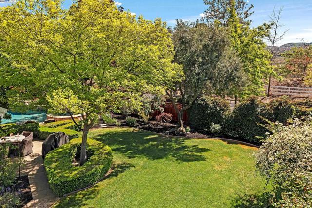 259 Alden Ln, Livermore CA: https://media.crmls.org/mediaz/9afdc1a7-5292-4c2d-877b-e04dd1b7ef72.jpg