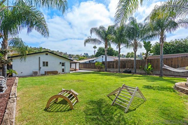 9126 Heatherdale St, Santee CA: https://media.crmls.org/mediaz/9afe6cde-76e5-4e01-bccf-5226b1f71f15.jpg