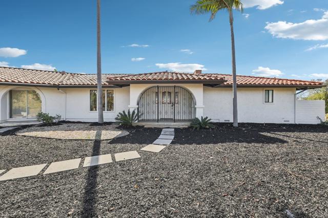 Detail Gallery Image 3 of 65 For 2918 Los Campos Dr, Fallbrook,  CA 92028 - 3 Beds | 2 Baths