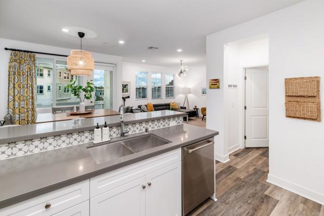 Detail Gallery Image 8 of 46 For 1115 Sea Glass Way, Oceanside,  CA 92054 - 2 Beds | 2/1 Baths