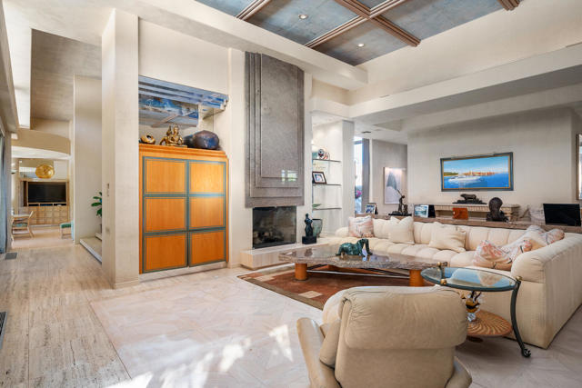 203 Kiva Drive, Palm Desert CA: https://media.crmls.org/mediaz/9b00f694-80a5-4408-8ae9-baecb5d66134.jpg