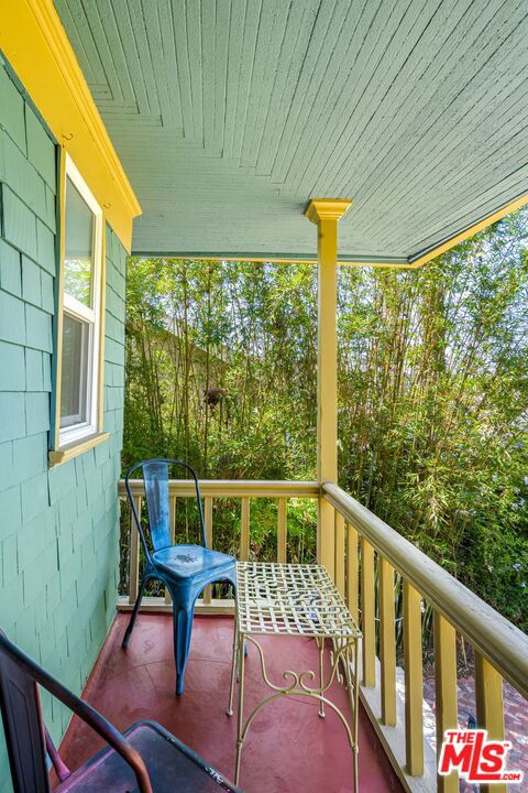 1501 S Harvard Boulevard, Los Angeles CA: https://media.crmls.org/mediaz/9b0174bd-85bd-4fe6-8090-b06c55075a45.jpg