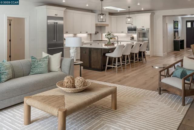 267 Valle Vista Dr, Danville CA: https://media.crmls.org/mediaz/9b01a8bc-5f3c-4b1c-b6e3-dd15d83c6e4a.jpg