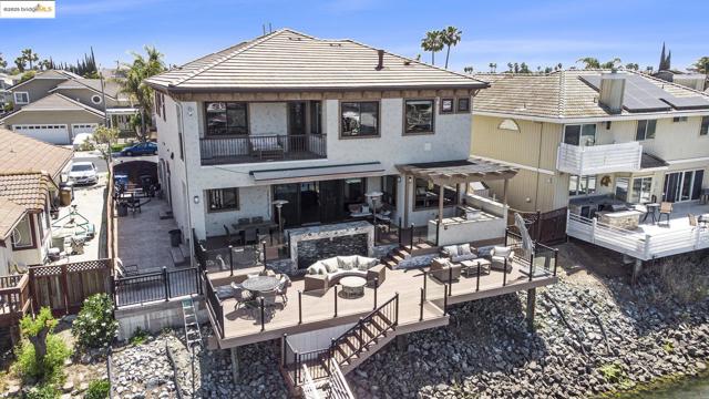 2012 Windward Pt, Discovery Bay CA: https://media.crmls.org/mediaz/9b01d2d3-13e3-4a60-b12b-c8e1a9da7b54.jpg