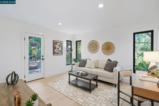 189 Rudgear Drive, Walnut Creek CA: https://media.crmls.org/mediaz/9b023427-cb86-400d-967a-5dd37db07ffb.jpg