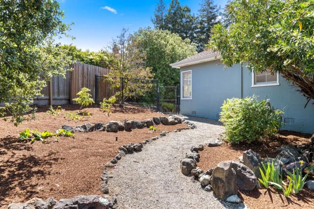 206 Frances Lane, Redwood City CA: https://media.crmls.org/mediaz/9b02c211-b5b5-4463-a917-5284d3e62b56.jpg