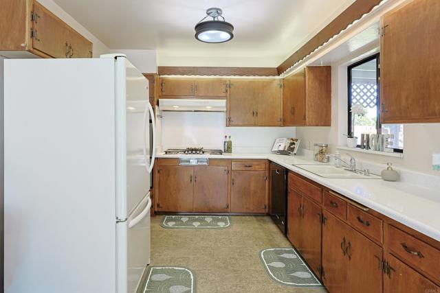 Detail Gallery Image 16 of 68 For 6045 Broadmoor Dr, La Mesa,  CA 91942 - 3 Beds | 1/1 Baths