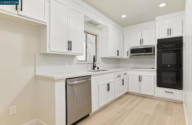 1335 Pine St, Pittsburg CA: https://media.crmls.org/mediaz/9b036086-c3f7-4bec-8659-ad80f3421f11.jpg