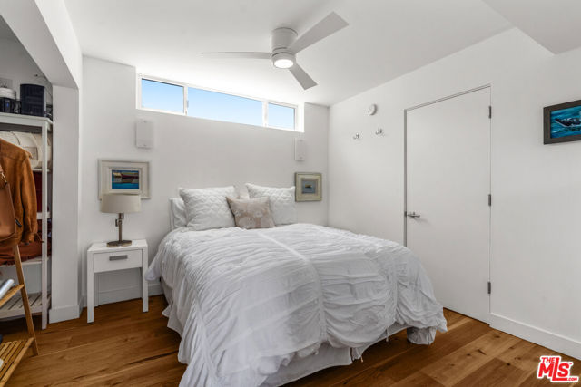3501 Esplanade, Marina del Rey CA: https://media.crmls.org/mediaz/9b03940a-dead-480e-8bb4-c54977ebbe95.jpg