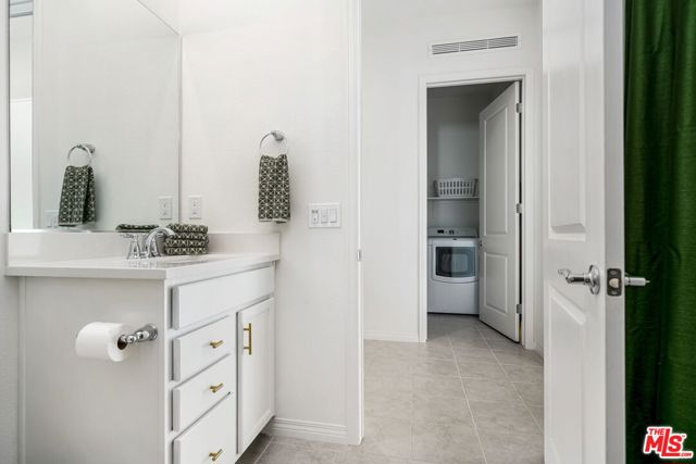 Image 24 of 33 For 98 Zinfandel