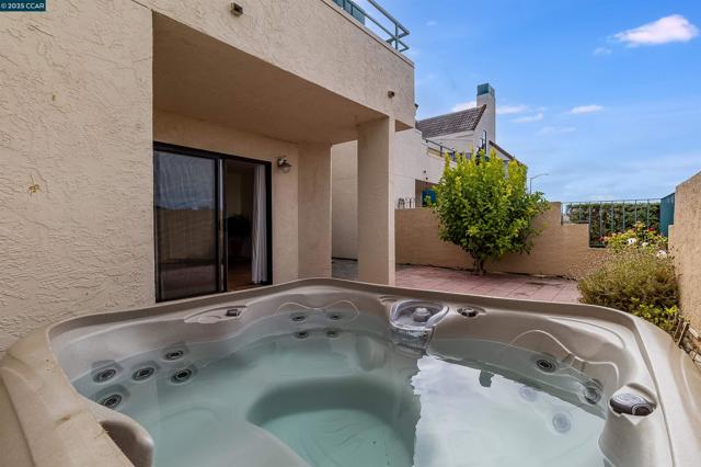 171 Nantucket Ln, Vallejo CA: https://media.crmls.org/mediaz/9b03d734-5eea-43a0-81b9-2935bdac1ca0.jpg