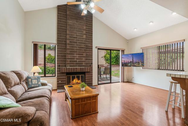 2025 Penngrove Street, Simi Valley CA: https://media.crmls.org/mediaz/9b043760-bdb3-4f3c-94e6-a3bda62af52b.jpg