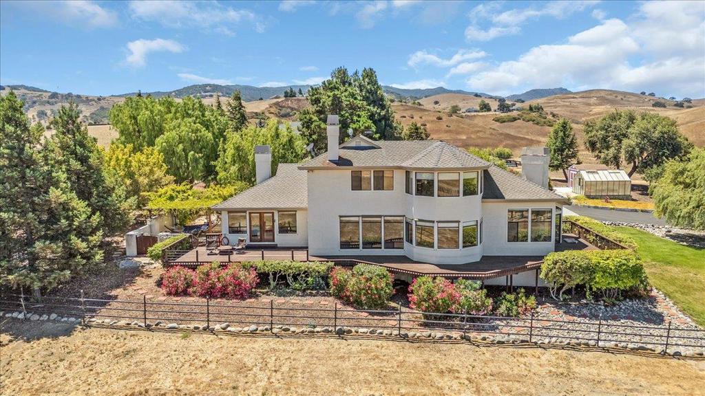 275 Nicholson Drive