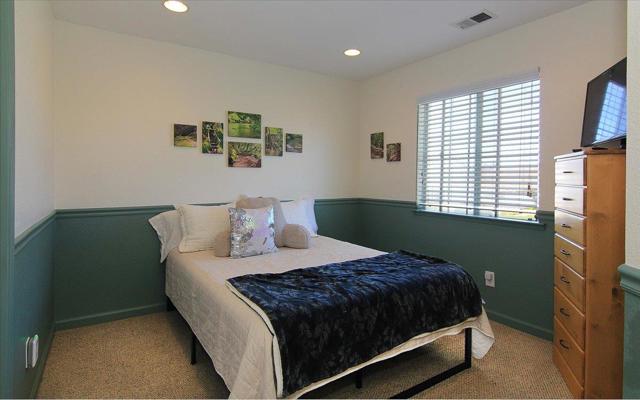 2155 Beachwood Court, Hollister CA: https://media.crmls.org/mediaz/9b05b1d2-f2ab-434c-b6f2-11a43fefc81e.jpg