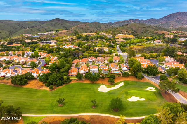 4646 Pine Valley Place, Westlake Village CA: https://media.crmls.org/mediaz/9b05b30c-f382-4d32-8a88-8e7ad2f4089b.jpg