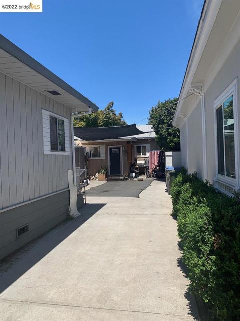 173 Clayton Avenue, San Jose CA: https://media.crmls.org/mediaz/9b05e4a1-428e-421a-af6f-0fa84e6713e0.jpg