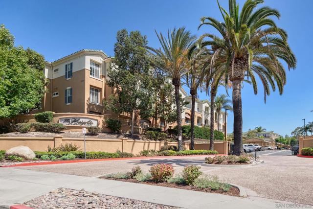 12376 Carmel Country Rd, San Diego CA: https://media.crmls.org/mediaz/9b05fe55-084f-49af-a232-8a3481af793f.jpg
