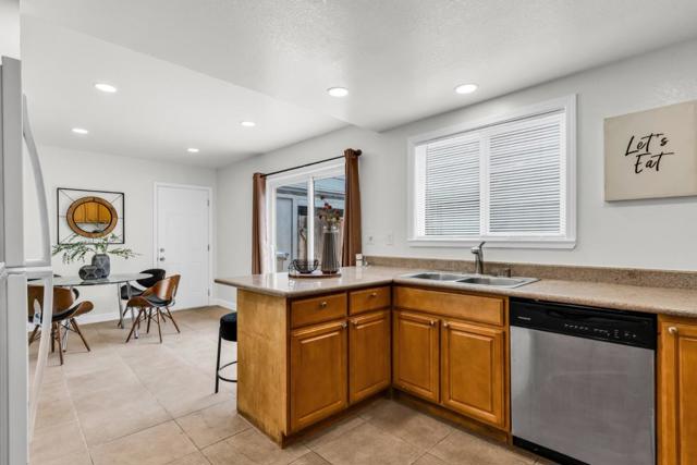 545 Groth Place, San Jose CA: https://media.crmls.org/mediaz/9b0643fb-16d9-4239-8590-d091d5cab5a4.jpg