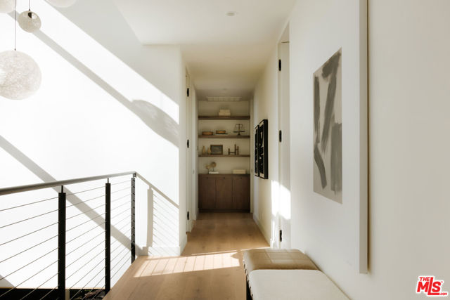 Image 10 of 16 For 8906 Hubbard Street