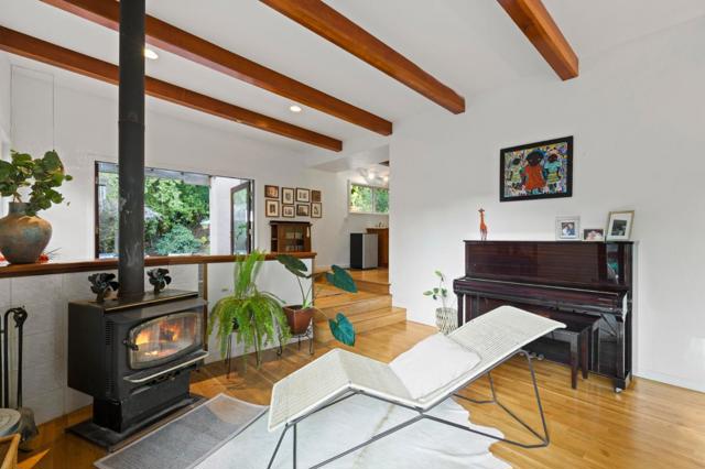 23185 Old Santa Cruz Highway, Los Gatos CA: https://media.crmls.org/mediaz/9b069f78-e605-4e9f-b1bc-90b3656a3df6.jpg