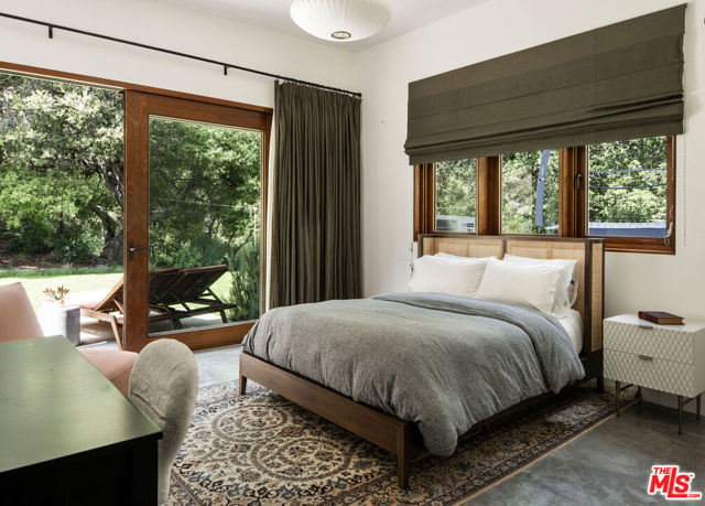22575 Monte Vista Drive, Topanga CA: https://media.crmls.org/mediaz/9b06c861-133d-4bc3-b851-7868bafb5480.jpg