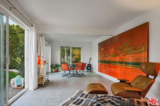 2235 E Paseo Gracia, Palm Springs CA: https://media.crmls.org/mediaz/9b06d476-b979-41b6-81b4-3234e10ee570.jpg