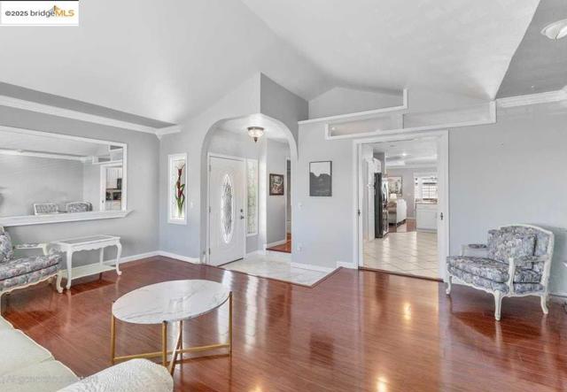2362 Somerset Ave, Castro Valley CA: https://media.crmls.org/mediaz/9b073ef1-1ae5-4f73-bc64-e6f784c11a66.jpg