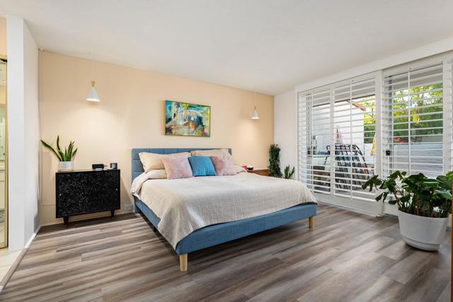 2501 N Whitewater Club Drive, Palm Springs CA: https://media.crmls.org/mediaz/9b077cbc-6b0e-4f96-b6d3-b29cb787213a.jpg