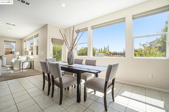 2776 Alves Ranch Rd, Pittsburg CA: https://media.crmls.org/mediaz/9b07e271-ea70-4f46-b455-fd3539aa3cfb.jpg