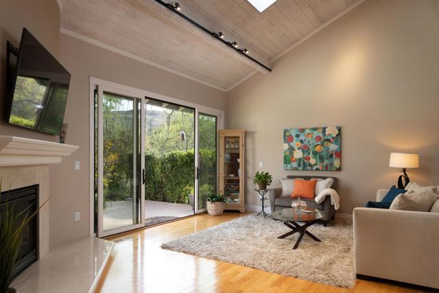 28092 Barn Way, Carmel CA: https://media.crmls.org/mediaz/9b07ee09-c36c-4885-ac86-8ce0da8fe04f.jpg