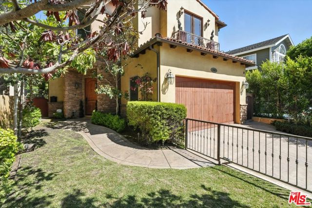 3200 Elm Avenue, Manhattan Beach CA: https://media.crmls.org/mediaz/9b081415-2f5f-4071-a59f-3536db4da049.jpg