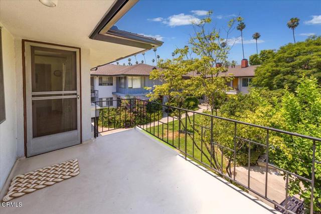 1715 Fair Oaks Avenue, South Pasadena CA: https://media.crmls.org/mediaz/9b08d4ca-efc7-4c83-a1cd-ddadc14a7496.jpg