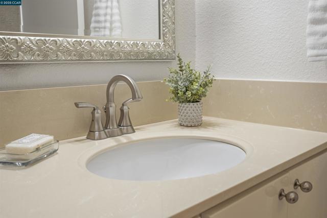 321 Via Cordova Ln, Martinez CA: https://media.crmls.org/mediaz/9b08e74e-534b-42c0-850b-794357d4c14e.jpg