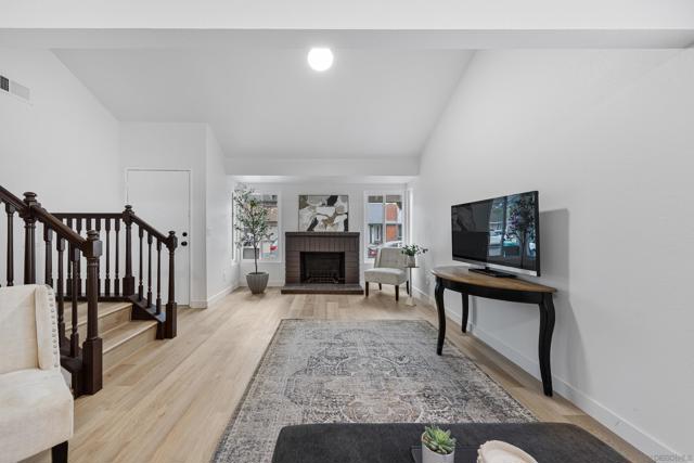 2915 Morton Way, San Diego CA: https://media.crmls.org/mediaz/9b09baa7-19b7-412f-9457-a87e950cf08e.jpg