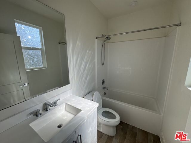 905 E Mason Lane, Anaheim CA: https://media.crmls.org/mediaz/9b0a7437-f744-4dd5-a857-42a758a9c8bb.jpg