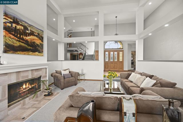 715 Blue Spruce Dr, Danville CA: https://media.crmls.org/mediaz/9b0aea36-fd5e-4442-9b3c-4e4d750d35a2.jpg