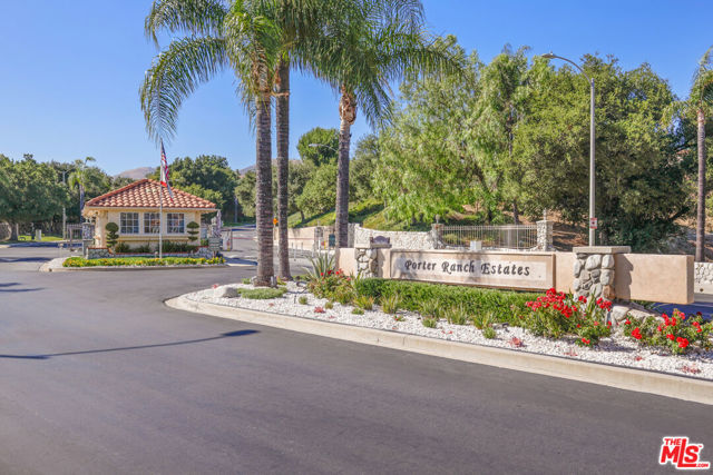 12119 Falcon Crest Way, Porter Ranch CA: https://media.crmls.org/mediaz/9b0b60be-5d9b-4645-8a26-358be34e325b.jpg