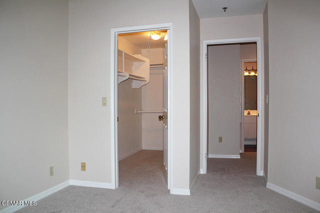 697 Sutton Crest Trail, Oak Park CA: https://media.crmls.org/mediaz/9b0c1028-ae75-45ca-88a5-8472a41bf1a0.jpg
