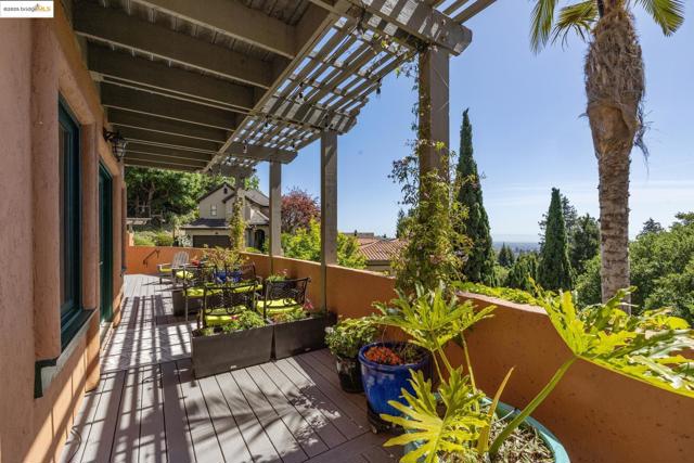 260 Alvarado Rd, Berkeley CA: https://media.crmls.org/mediaz/9b0c6c42-4072-4a15-8570-13495a3d43d5.jpg