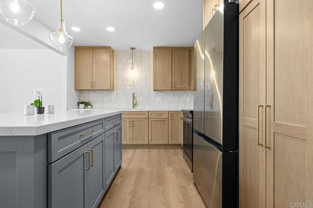 Detail Gallery Image 11 of 25 For 10296 Baroness Ave, San Diego,  CA 92126 - 3 Beds | 2 Baths