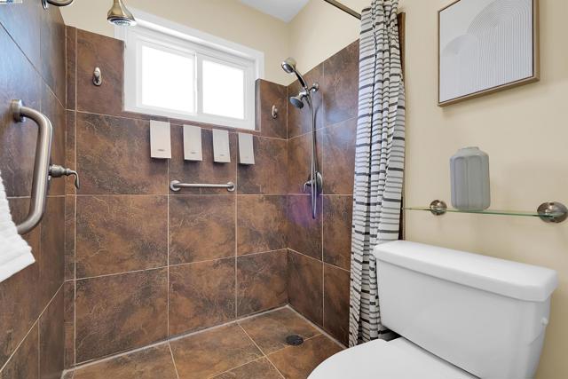 17561 Vineyard Rd, Castro Valley CA: https://media.crmls.org/mediaz/9b0db3da-4368-4c6f-807a-4c3084cdc7eb.jpg