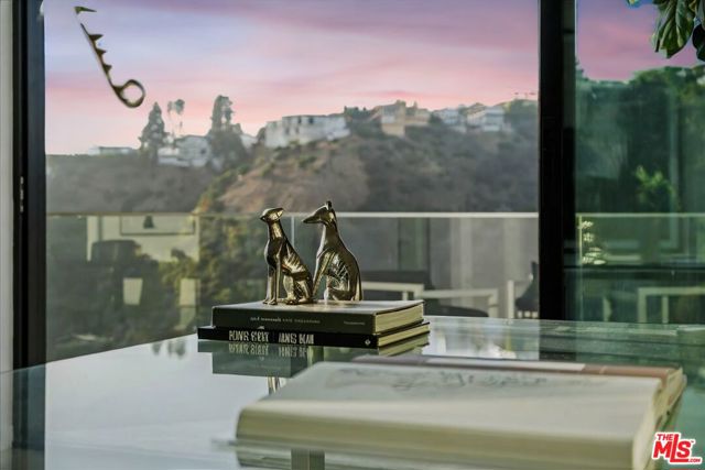 1565 Haslam Terrace, Los Angeles CA: https://media.crmls.org/mediaz/9b0df4cf-72e8-435e-8e40-a8f53647bc46.jpg