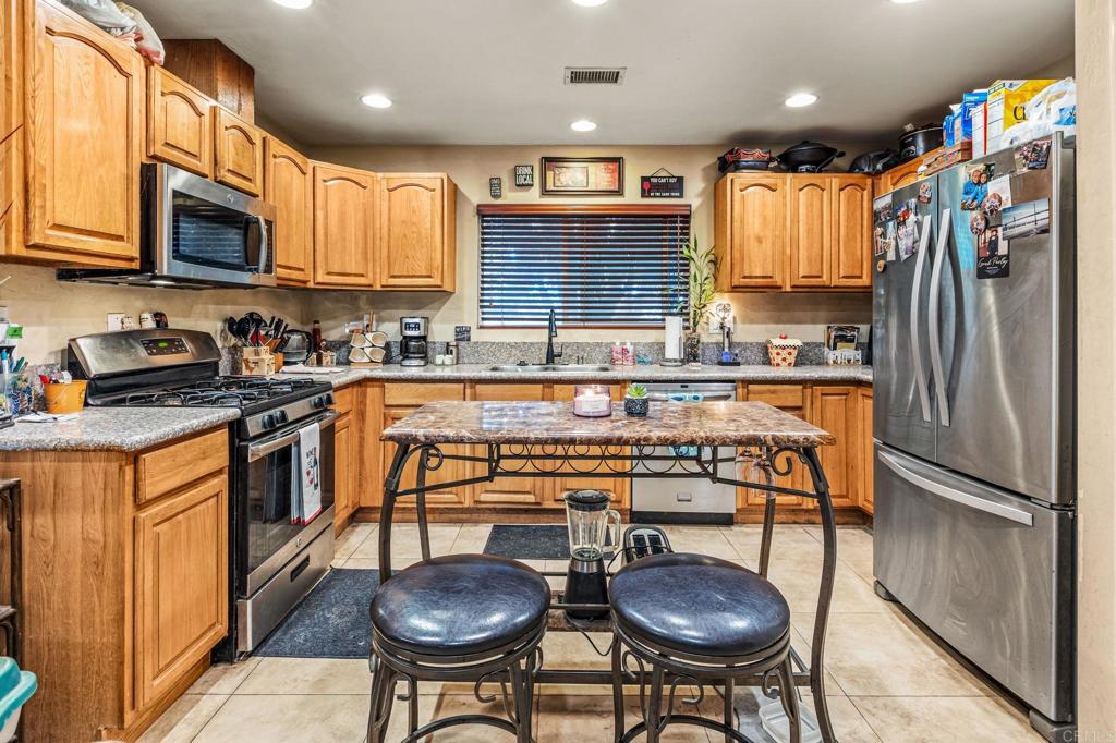 650 Begonia Street - photo 7