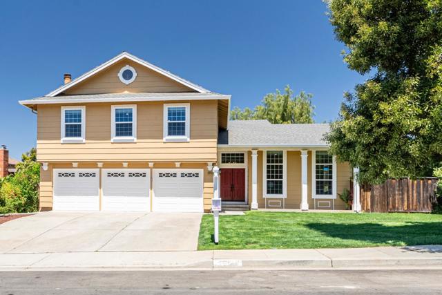 3241 Simberlan Drive, San Jose CA: https://media.crmls.org/mediaz/9b0e1f14-b8e7-4b2f-a991-15b0ee14c04e.jpg